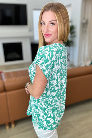 Lizzy Cap Sleeve Top in Emerald and White Floral